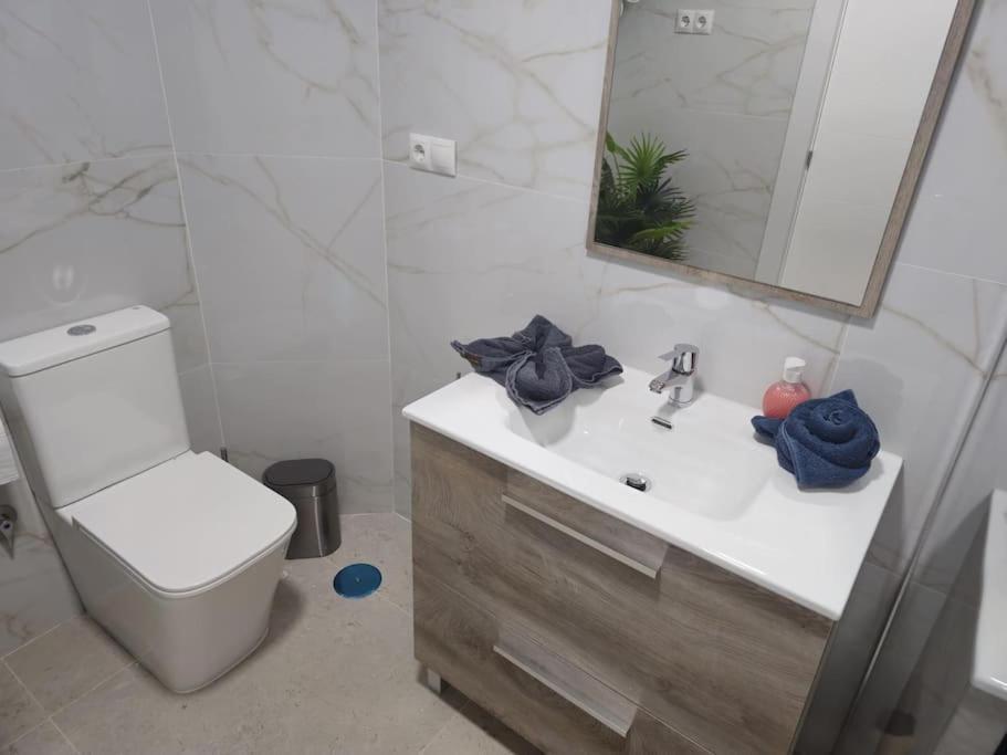 Tao City Center Apartment With Fee Wifi And Air Con By Namaste Elite Торремолинос Экстерьер фото