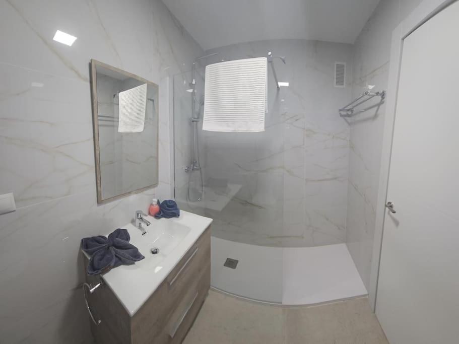 Tao City Center Apartment With Fee Wifi And Air Con By Namaste Elite Торремолинос Экстерьер фото