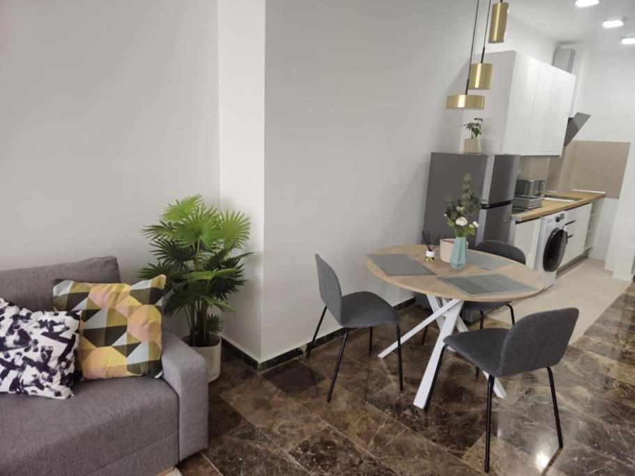 Tao City Center Apartment With Fee Wifi And Air Con By Namaste Elite Торремолинос Экстерьер фото