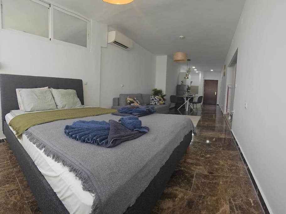 Tao City Center Apartment With Fee Wifi And Air Con By Namaste Elite Торремолинос Экстерьер фото